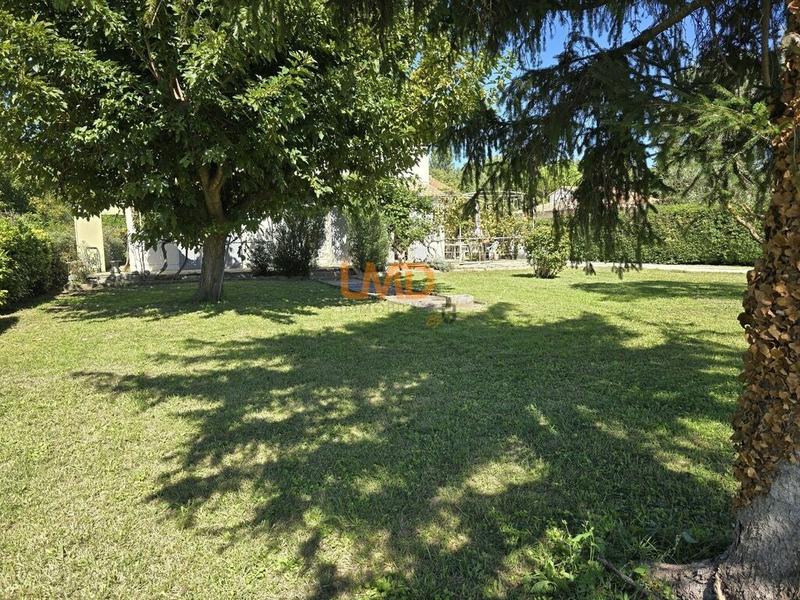 Maison traditionnelle - 166 m² - 6 pièces