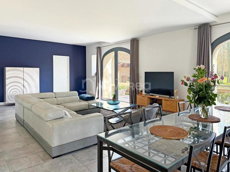 Propriété - 310 m² - 8 pièces