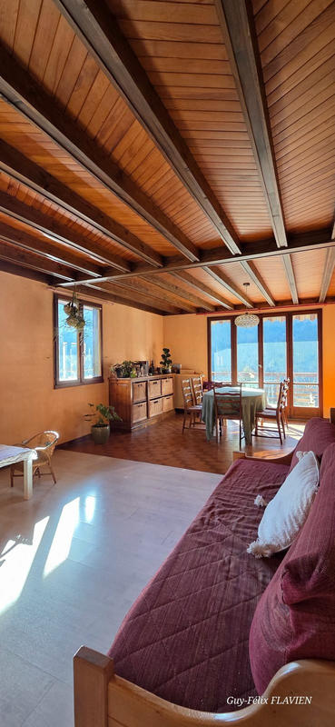 Maison - 267 m² - 7 pièces