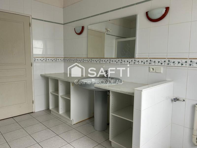 Maison - 210 m² - 6 pièces