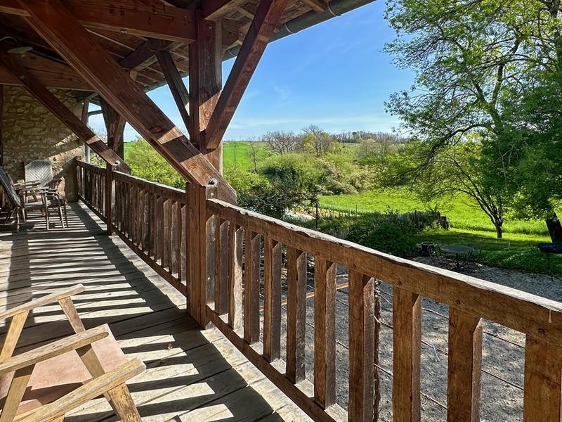 Maison en pierre - 222 m² - 9 pièces