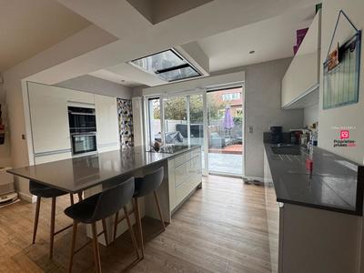 Maison - 103 m² - 4 pièces