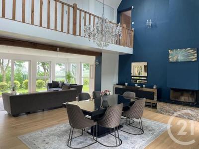 Maison - 179 m² - 7 pièces