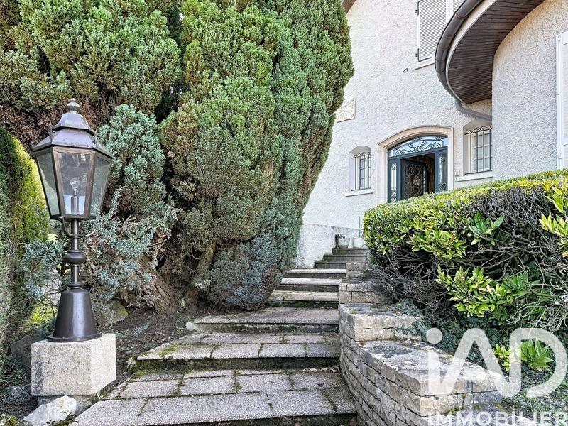 Maison - 157 m² - 6 pièces