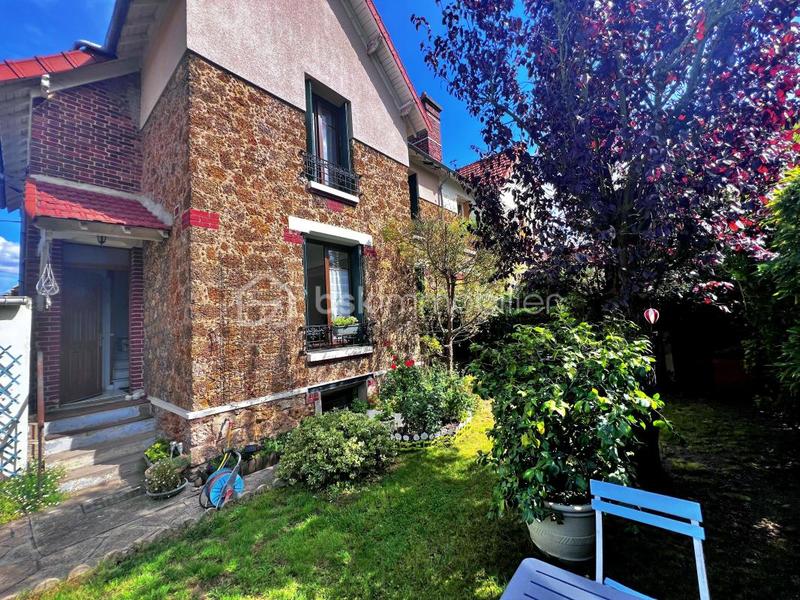 Maison - 93 m² - 4 pièces