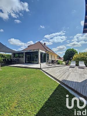 Maison - 196 m² - 7 pièces