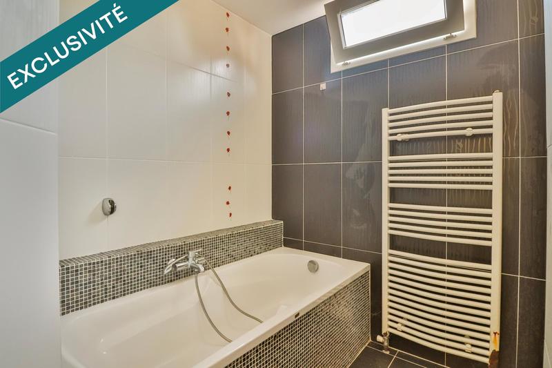 Maison - 95 m² - 5 pièces