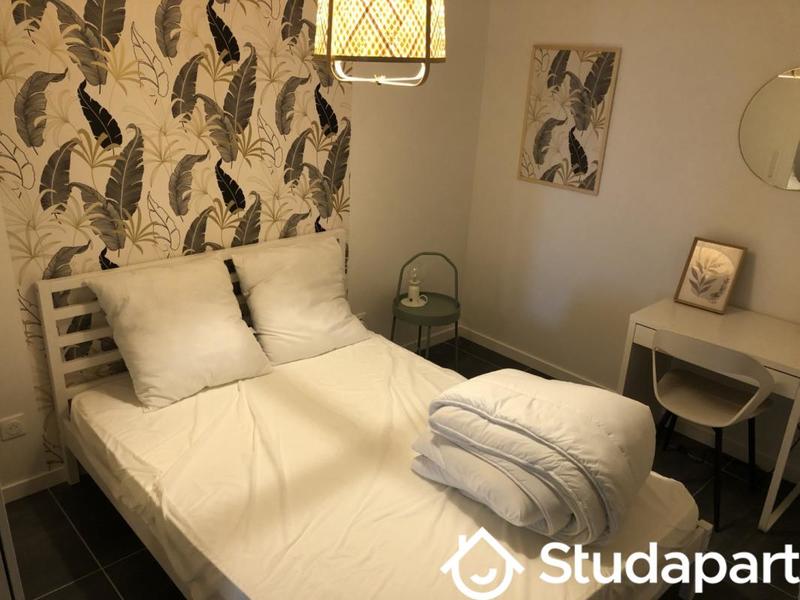 Chambre - 11 m² - 1 pièce