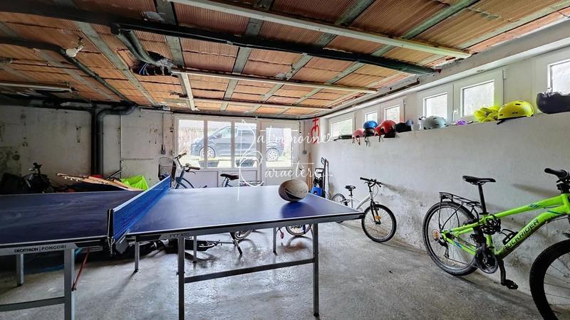 Maison - 215 m² - 9 pièces