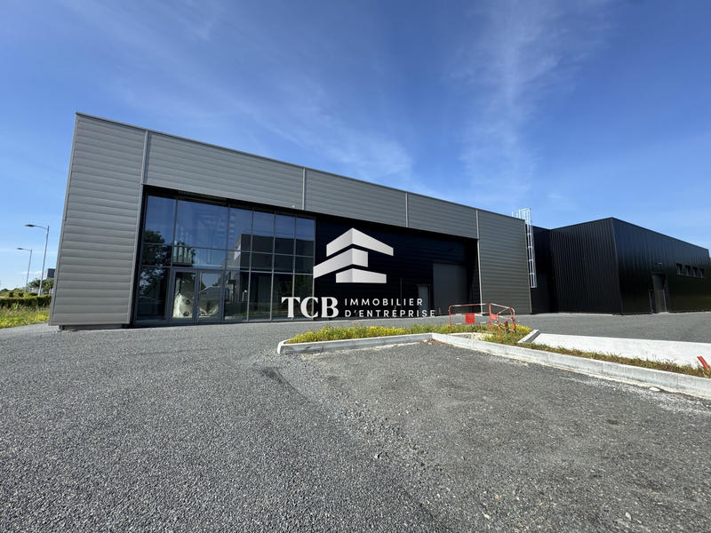 Local d'activités - 930 m²