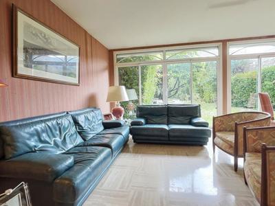 Maison - 212 m² - 8 pièces