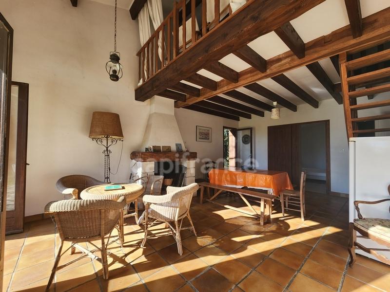 Maison - 200 m² - 8 pièces