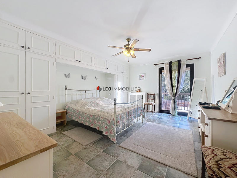 Maison - 190 m² - 8 pièces