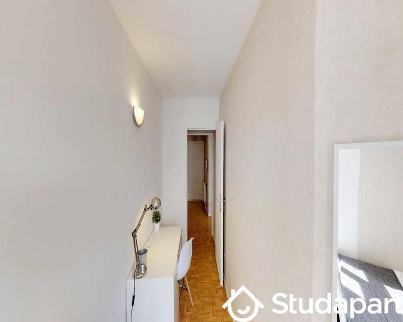 Chambre - 70 m² - 1 pièce