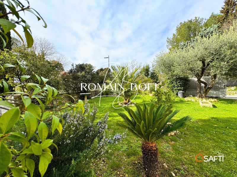 Maison - 250 m² - 11 pièces