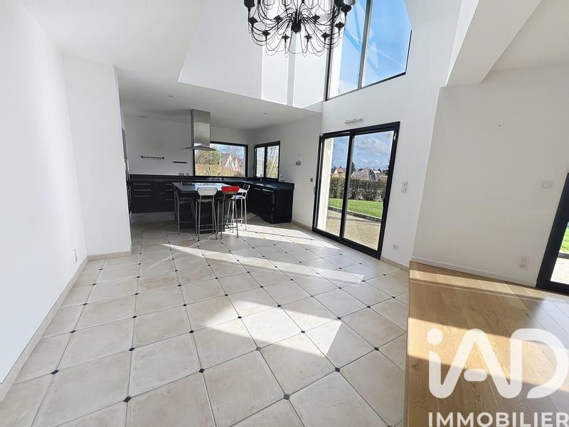 Maison - 215 m² - 7 pièces