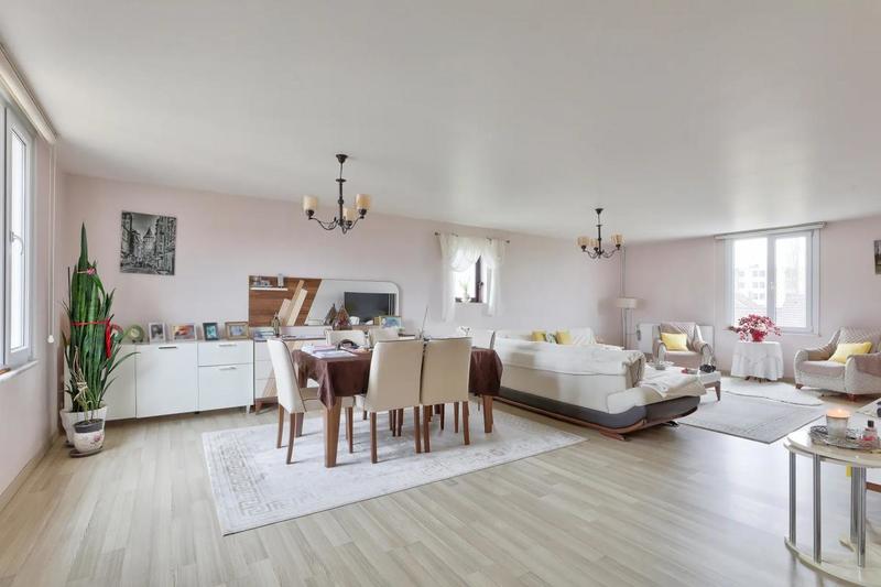 Maison - 301 m² - 12 pièces