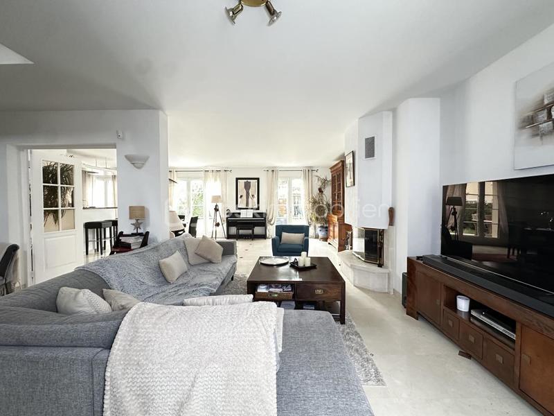 Maison traditionnelle - 170 m² - 6 pièces