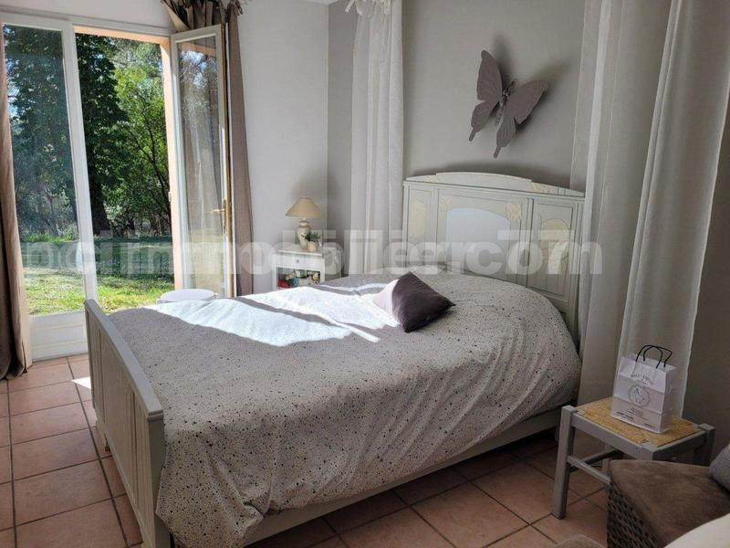 Maison traditionnelle - 152 m² - 6 pièces