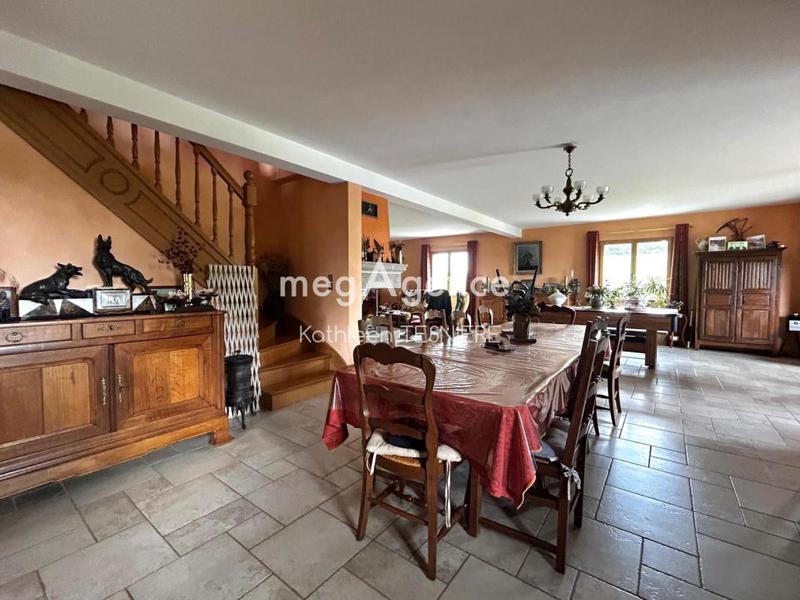 Maison - 228 m² - 7 pièces