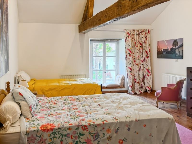 Maison - 387 m² - 8 pièces