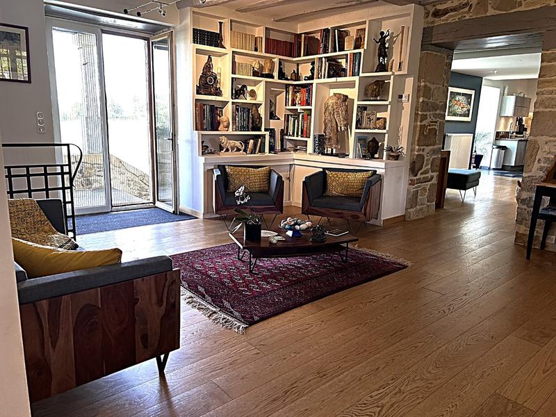 Demeure - 298 m² - 8 pièces