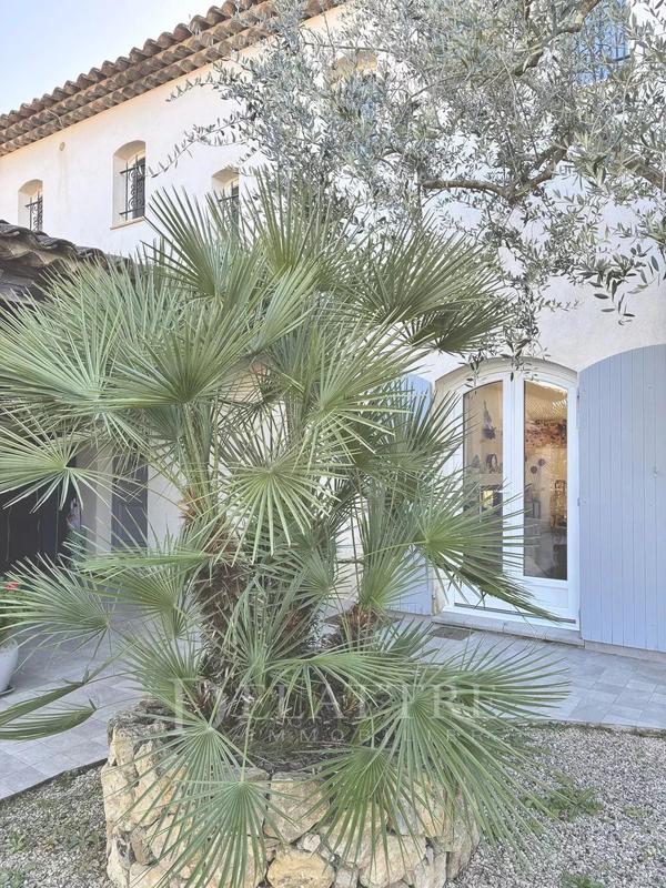 Propriété - 170 m² - 6 pièces