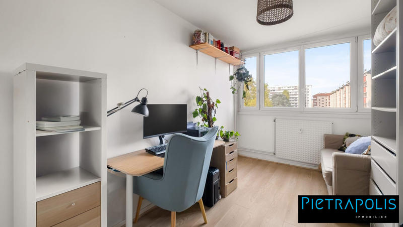 Appartement - 81 m² - 4 pièces