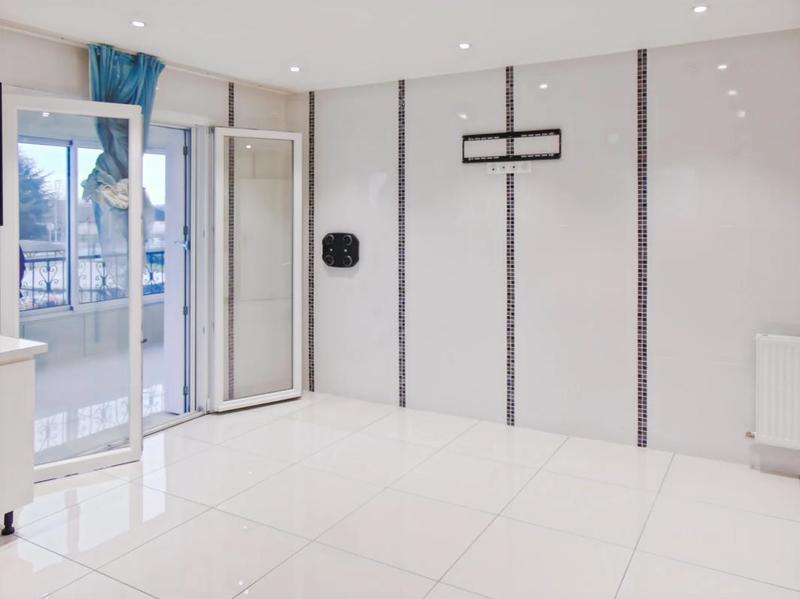 Maison - 145 m² - 9 pièces