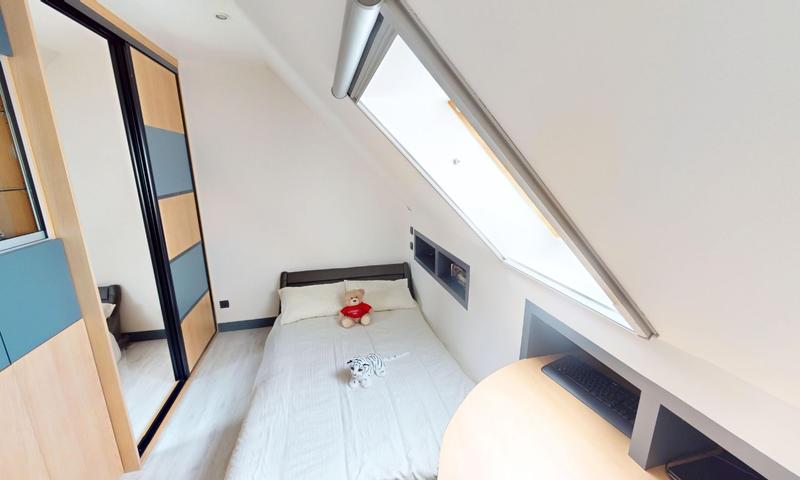 Maison contemporaine - 222 m² - 8 pièces