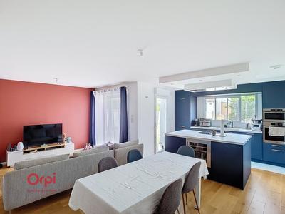 Maison - 92 m² - 5 pièces