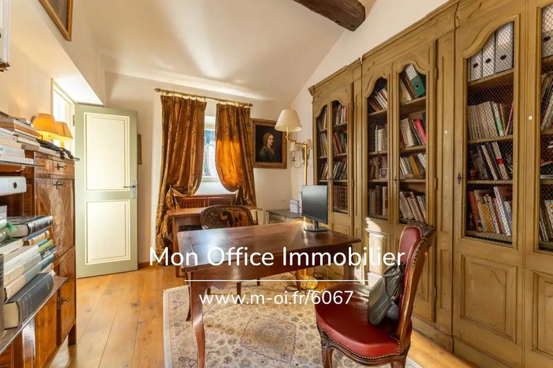 Propriété - 426 m² - 12 pièces