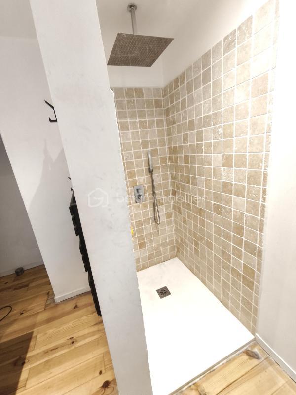 Loft - 95 m² - 4 pièces