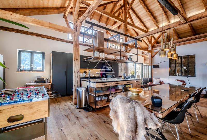 Châlet - 248 m² - 7 pièces