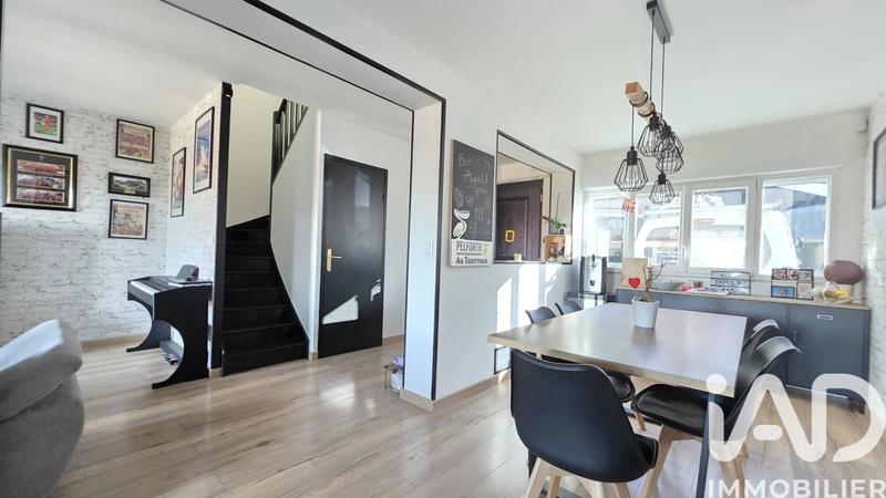 Maison - 92 m² - 5 pièces