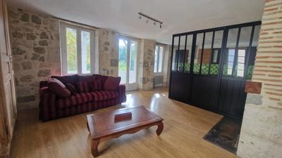 Maison de village - 180 m² - 7 pièces