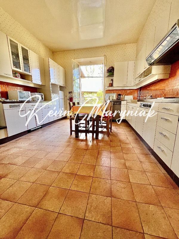 Maison - 296 m² - 6 pièces