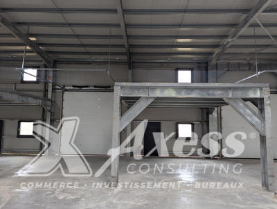 Local d'activité / Entrepôt - 130 m²