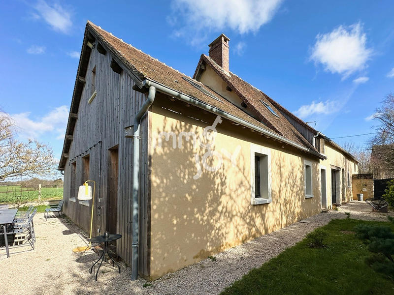 Propriété - 250 m² - 9 pièces