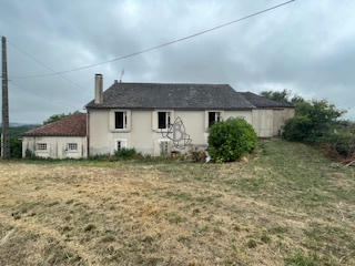 Maison - 240 m² - 8 pièces