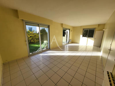 Maison - 189 m² - 9 pièces