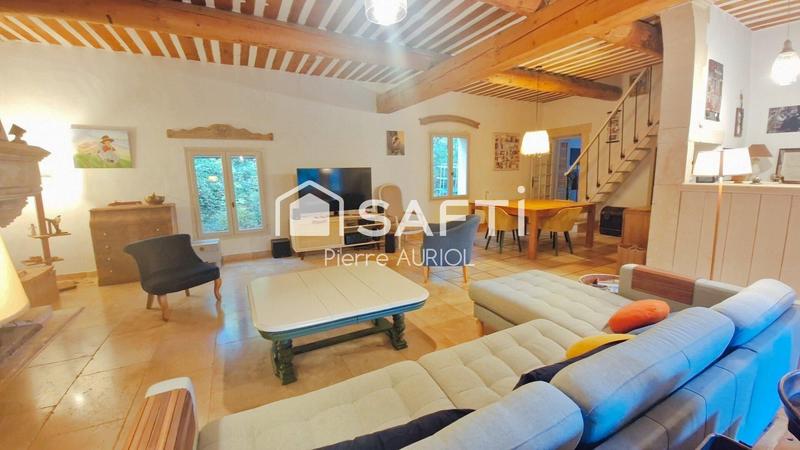 Maison - 200 m² - 6 pièces