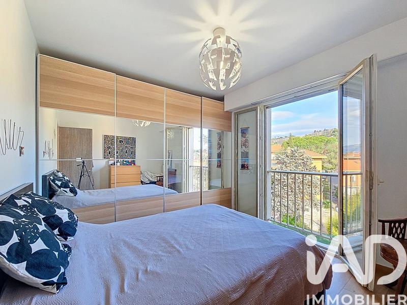 Appartement - 82 m² - 4 pièces