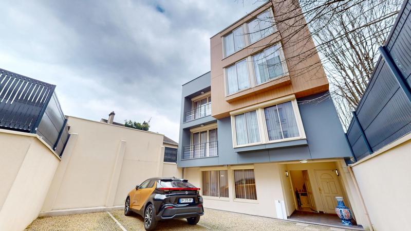 Maison contemporaine - 176 m² - 8 pièces