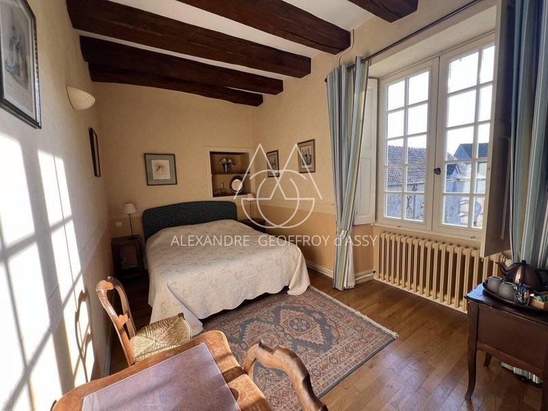 Château - 820 m² - 28 pièces