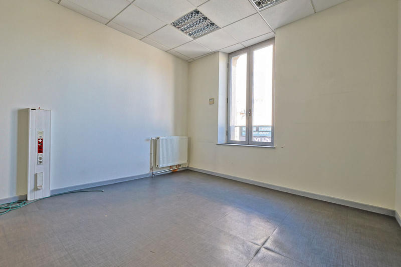 Immeuble - 140 m² - 8 pièces