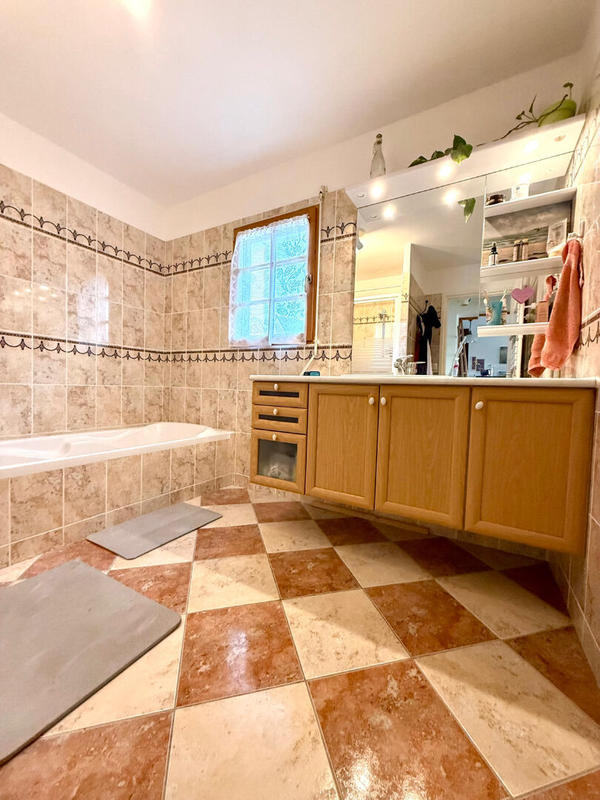 Maison - 147 m² - 7 pièces