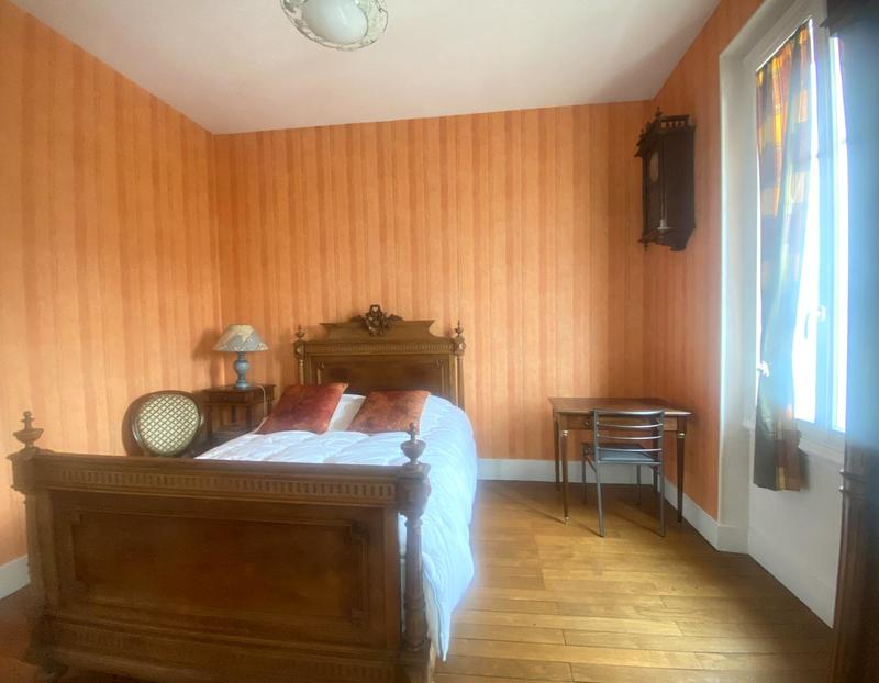 Maison - 256 m² - 9 pièces