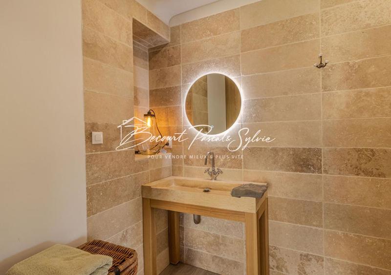 Villa - 210 m² - 6 pièces