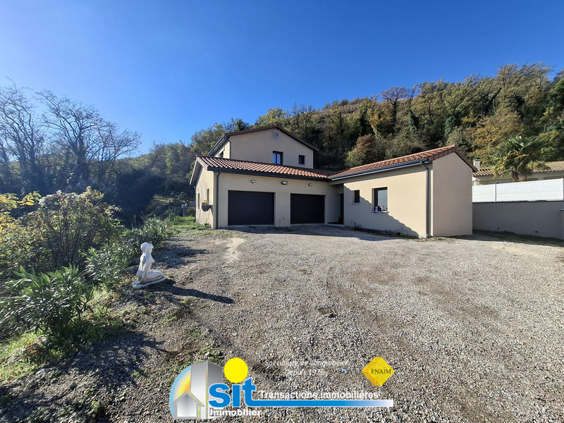 Villa - 200 m² - 7 pièces